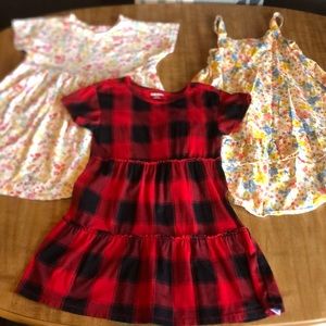 Girls size 6-7 dresses.